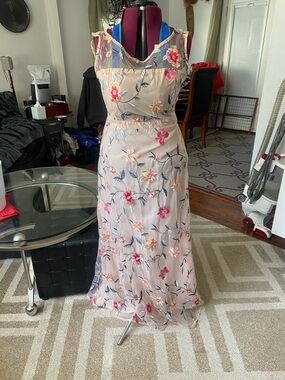 Embroidered Floral Sheer Overlay Maxi Dress - Pink